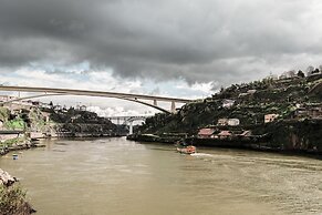 Oporto Trendy River