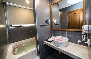Home Chic Hotel