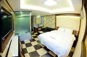Sugar Hotel