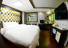 Sugar Hotel