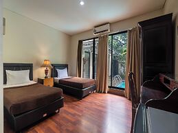 Arimbi Pejaten Suites