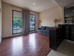 Arimbi Pejaten Suites