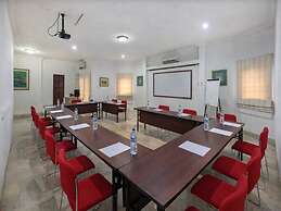 Arimbi Pejaten Suites