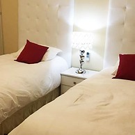Gold Coast Luxurious and Stylish Condo