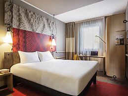 ibis Sens Hotel