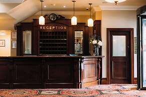 Adair Arms Hotel