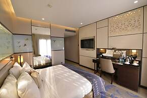 Waxwing Hotel