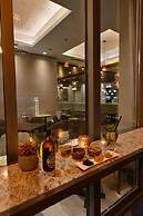 Waxwing Hotel