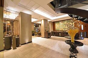 Waxwing Hotel