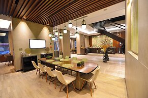 Waxwing Hotel