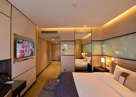 Waxwing Hotel