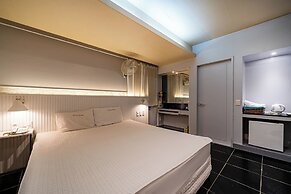Sense Motel