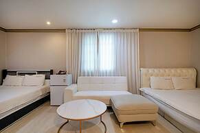 Sense Motel