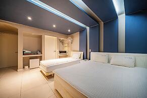 Sense Motel