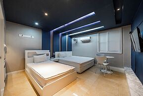 Sense Motel