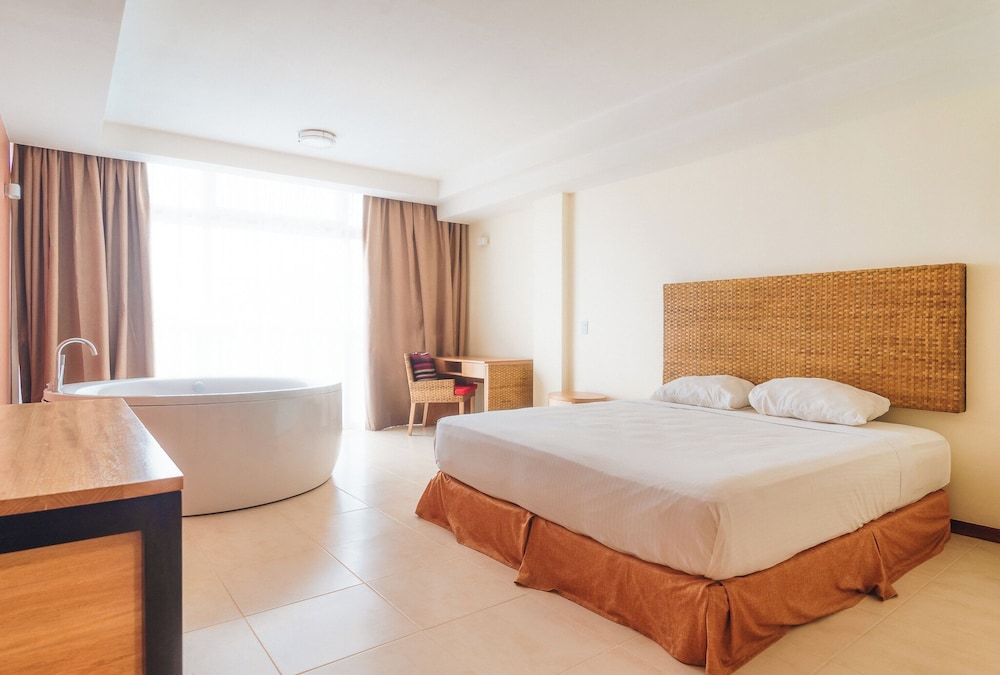 Jacana Amazon Wellness Resort