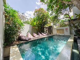 Hola Seminyak