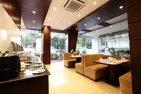 The Altruist Andheri Hotel