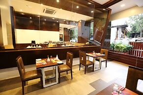 The Altruist Andheri Hotel