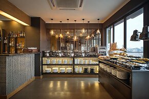 Bespoke Trendy Hotel Hanoi