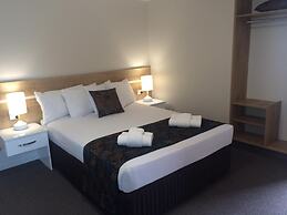 Castle Crest Motel