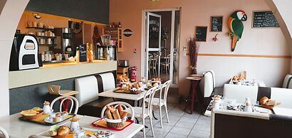 Hotel Orange Marine