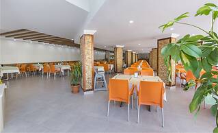 Side Resort Annex