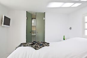 1809 Villa by Thireas