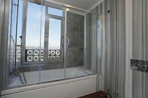Art Nouveau Pera