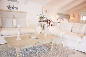 Paternoster Manor