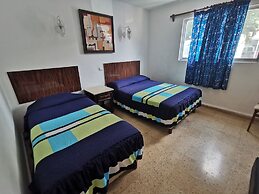 Las Dalias Inn