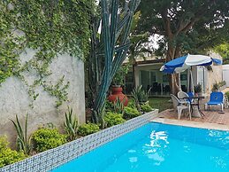 Las Dalias Inn