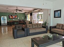 Las Dalias Inn