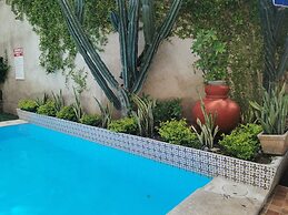Las Dalias Inn