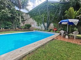 Las Dalias Inn