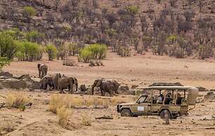 Hobatere Lodge