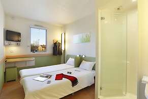 First Inn Hotel