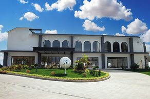 Savan Resorts