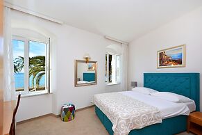 Hotel Adriana
