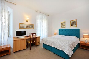Hotel Adriana