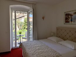 Hotel Adriana