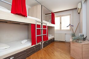 Urban Hostel & Apartments