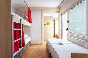 Urban Hostel & Apartments