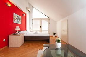 Urban Hostel & Apartments