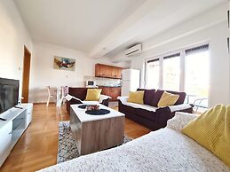 Urban Hostel & Apartments