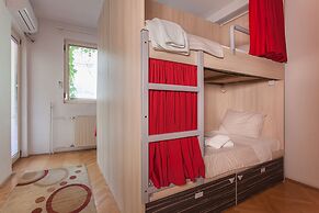 Urban Hostel & Apartments