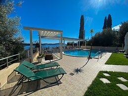 Oasis Hotel