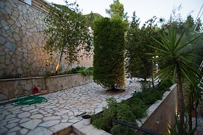 Oasis Hotel
