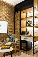 One Luxury Suites