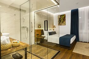One Luxury Suites